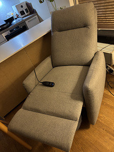 Tugitool (recliner, massaaži funktsiooniga) (2 foto / 3)