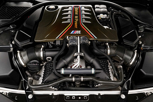 BMW M8 competition (11 фото из 11)