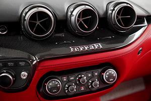 2014 FERRARI F12 BERLINETTA КУПЕ (4 фото из 7)
