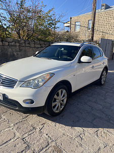 Автомобиль Infiniti EX35