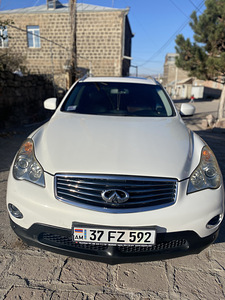 Վաճառվում է Infiniti EX35 մեքենա (2 լուսանկար / 9)