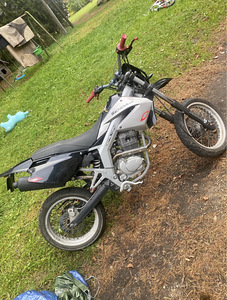Derbi senda sm 125cc 4T (1 foto / 8)