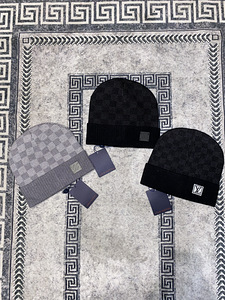 Lv beanies (1 foto / 2)