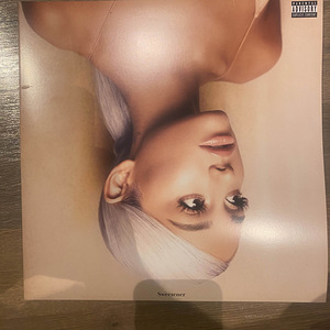 Ariana Grande Sweetener Vinyl - Vinüül (1 foto / 2)