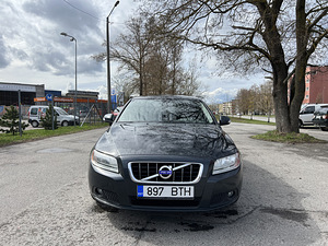 Volvo V70 2.4 129 KW D5 (7 foto / 15)