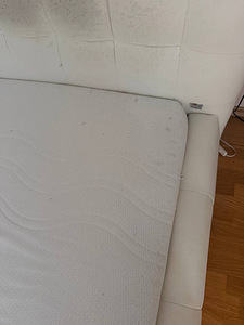 Большая б/у кровать (3 фото из 6)