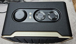 JBL AUTHENTICS 200 Колонка (2 фото из 2)