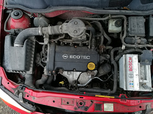 Opel astra 1.2 (5 foto / 6)