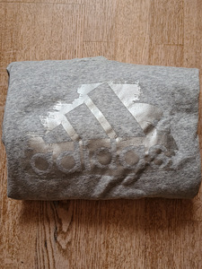 Свитер / худи Adidas (3 фото из 3)