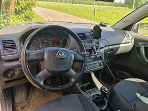 Skoda Fabia (vigadega) (8 foto / 11)