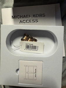 Продается Michael Kors Runway MKT5046 (5 фото из 5)