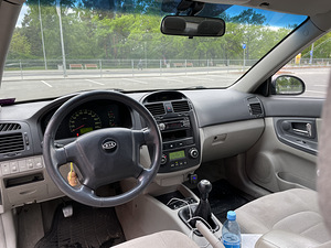 Kia Cerato (8 foto / 9)