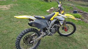 Suzuki rmz 450 2005a (2 foto / 4)