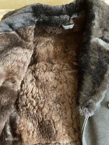 Naturaalsest karusnahast soe meeste lambanahast mantel (foto #3)