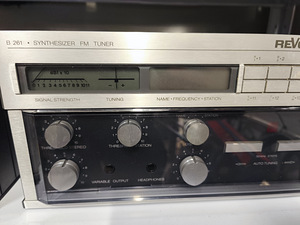 FM-тюнер Revox B261 (Швейцария) (3 фото из 5)