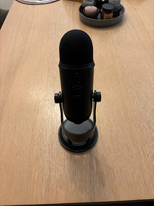 Blue Yeti (3 фото из 3)