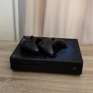 XBOX ONE (500 gb) | 10 mängu | 2 juhtpulti | monitor