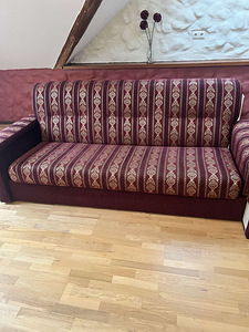 Beautiful burgundy striped sofa bed with ornate pattern – li (2 foto / 2)