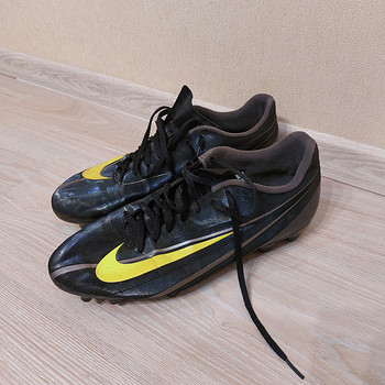 Nike jalgpallijalatsid (jalgpallinagadega) suurus EUR 47