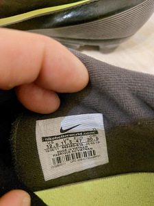 Nike jalgpallijalatsid (jalgpallinagadega) suurus EUR 47 (5 foto / 6)