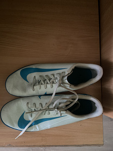 Nike saalijalgpallijalatsid (2 foto / 4)