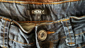 DKNY farkut (3 valokuva sivusta 3)