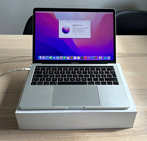 MacBook 2017 + MacBook Pro 2016 с тачбаром (4 фото из 7)