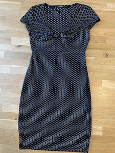 Kleit Guess, S suurus