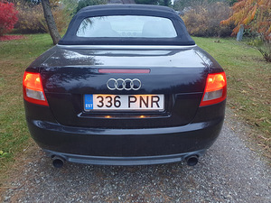 Audi A4 Cabrio 2004 S-Line (2 foto / 11)