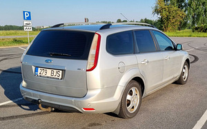Ford Focus 1.6 80kW (2 foto / 7)