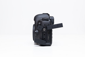 Canon EOS 5D Mark IV (body) peegelkaamera (3 foto / 10)