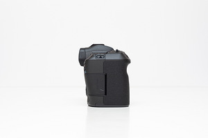 Canon EOS R (body) hübriidkaamera (6 foto / 10)