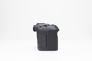 Canon EOS R7 (body) hübriidkaamera (5 foto / 10)