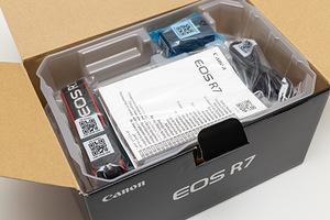 Canon EOS R7 (body) hübriidkaamera (8 foto / 10)