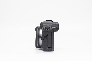 Canon EOS R (body) hübriidkaamera (4 foto / 10)