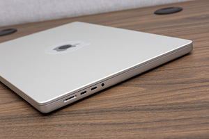 Apple MacBook Pro 16 M3 Pro 18GB/512GB Silver ENG/RUS (4 foto / 10)
