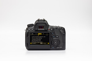 Canon EOS 6D Mark II (body) peegelkaamera (5 foto / 10)