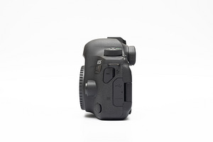 Canon EOS 6D Mark II (body) peegelkaamera (3 foto / 10)