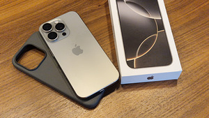 Apple iPhone 16 Pro 256GB Natural Titanium (1 foto / 10)