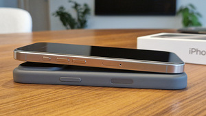 Apple iPhone 16 Pro 256GB Natural Titanium (7 foto / 10)