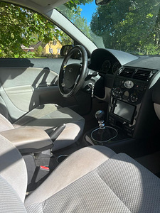 Ford Mondeo Ghia 2.0 bens (4 foto / 8)