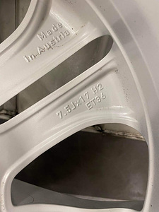 MB GLC оригинал, 5x112 17", 235/65r17 (6 фото из 6)