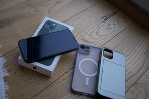 Apple iPhone 13 256GB (2 фото из 2)