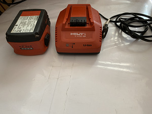 Hilti aku ja laadija (1 foto / 1)