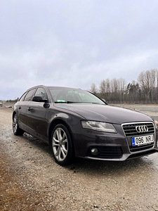 Audi A4 2.0 (1 фото из 14)