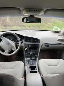 Продается Volvo V70 2.4 103кВт (4 фото из 5)