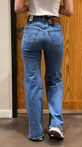 Levi’s Ribcage Bell Premium High Rise W24 L30 (1 foto / 4)