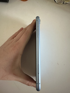 iPhone XR (7 foto / 8)