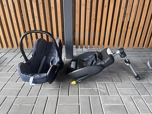 Maxi-cosi + EasyFix CabrioFix (1 foto / 5)