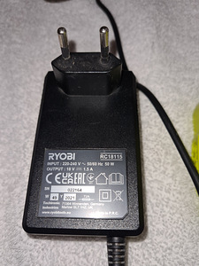 Ryobi зарядка (2 фото из 3)